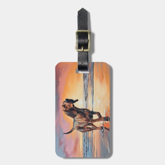 Sandy Paws bloedhond op strand zonsondergang Bagagelabel (Voorkant verticaal)