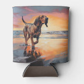 Sandy Paws bloedhond op strand zonsondergang Blikjeskoeler (Voorkant)