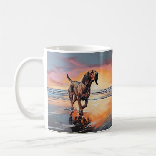 Sandy Paws bloedhond op strand zonsondergang Koffiemok (Links)