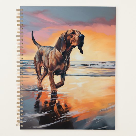 Sandy Paws bloedhond op strand zonsondergang Planner (Voorkant)