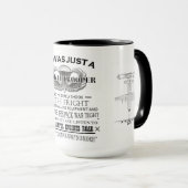 Sang sur la tasse de café de canalisations (Devant droit)