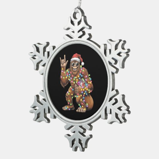 Santa Bigfoot Christmas Lights Rock Funny Tin Sneeuwvlok Ornament (Rechts)