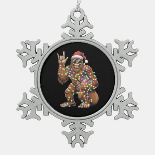 Santa Bigfoot Christmas Lights Rock Funny Tin Sneeuwvlok Ornament (Voorkant)