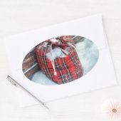 Santa Claus Bag in sneeuw Ovale Sticker (Envelop)