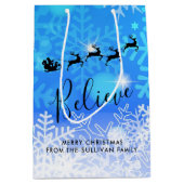 Santa Claus en zijn vliegende rendiertje - Geloof Medium Cadeauzakje (Voorkant)