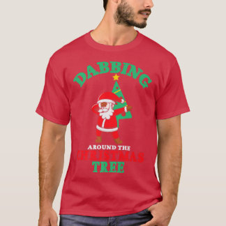 Santa Dabbing rond de kerstboom.. T-shirt