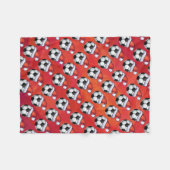 Santa Hat Voetbal Pattern op Red Fleece Deken (Voorkant (Horizontaal))