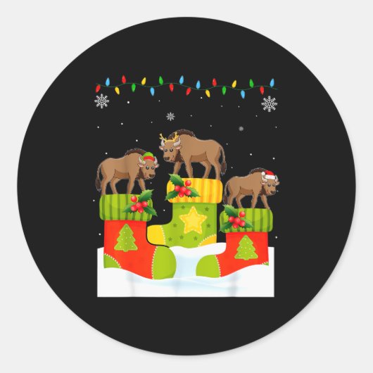Santa Reindeer Elf Wildebeest In Christmas Socks U Ronde Sticker (Voorkant)