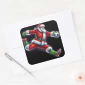 Santa schopt een Voetbal buiten Vierkante Sticker (Envelop)