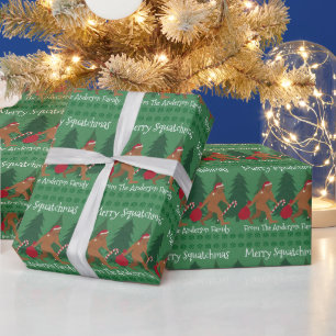 Santa Squatch Christmas Humor Jouw naam toevoegen Cadeaupapier