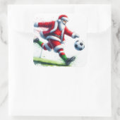 Santa trapt een bal op het winterfeest vierkante sticker (Tas)