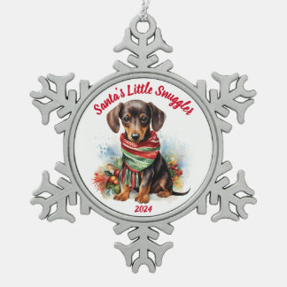 Santa's Little Snuggler Teckel: Waterverf Tin Sneeuwvlok Ornament