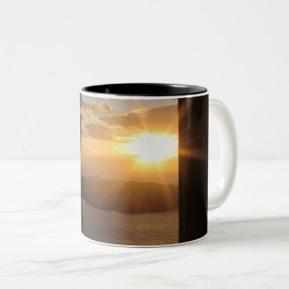 Santorini zonsondergang door de deur tweekleurige koffiemok
