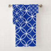 Sapphire Blue Circles Tegels Pattern Bad Handdoek (Insitu)