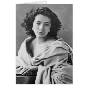 Sarah Bernhardt en costume, vers 1860