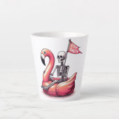 Sarcastisch skelet op Flamingo - Blijf zout Latte Mok (Voorkant)