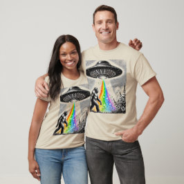 Sasquatch en de UFO in een weide T-shirt