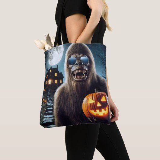 Sasquatch op Halloween Draagtas (Dichtbij)