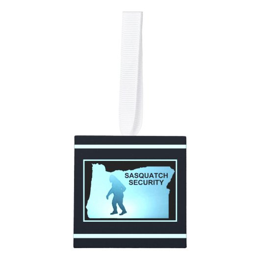 Sasquatch Security - Oregon Kubus Ornament (Voorkant)