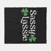 Sassy Lassie St Patrick's Day Ierse meisje Shamroc Fleece Deken (Voorkant (Horizontaal))