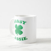 Sassy Lassie St. Patrick's Day T-shirt Koffiemok (Voorkant links)