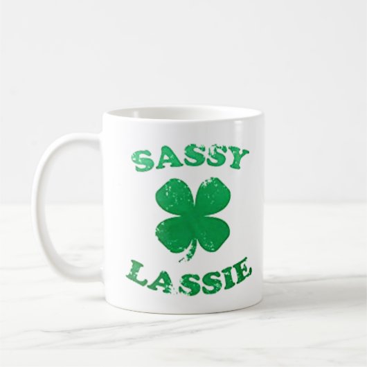 Sassy Lassie St. Patrick's Day T-shirt Koffiemok (Links)