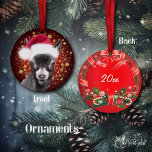 Sassy Pygmy Chèvre Santa Hat Ornement de Noël<br><div class="desc">Portrait peint à la main de cette chèvre pygmée mignonne et sadique dans son chapeau de Santa Hat - sur un arrière - plan rouge cramoisi profond avec des flocons de neige dorés étincelants. Ornements de Noël de chèvre pour vos cadeaux de Noël, arbres de Noël ou ornements de fenêtre...</div>