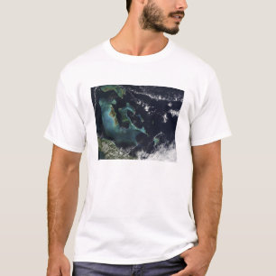 Satelliet-uitzicht van de Bahama-eilanden T-shirt