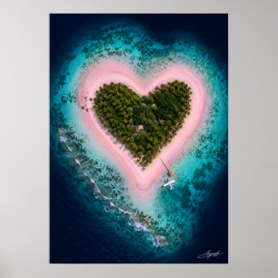 Satellietbeeld van hartvormig eiland met roze zand poster