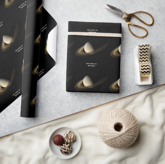 Saturn at Spring Equinox, Cassini-Huygens Cadeaupapier (Crafts)