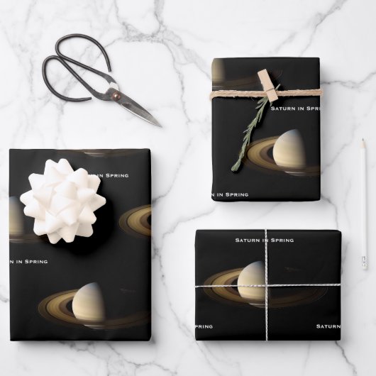 Saturn at Spring Equinox, Cassini-Huygens Inpakpapier Vel (Voorkant)