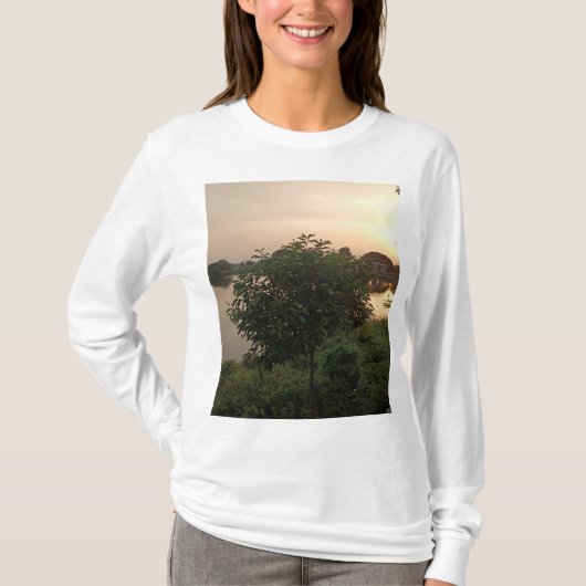 Satyam Group T-shirt (Voorkant)