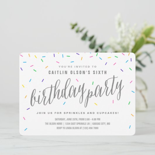 Saupoudrer Confetti Invitations de fête d'annivers (Debout devant)