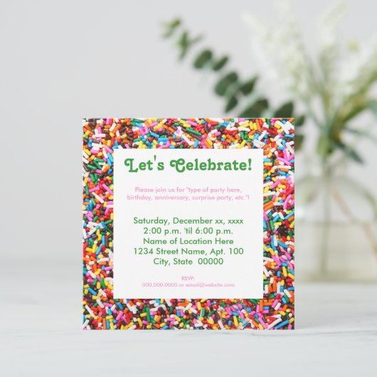 Sautiner les invitations de la fête (Debout devant)