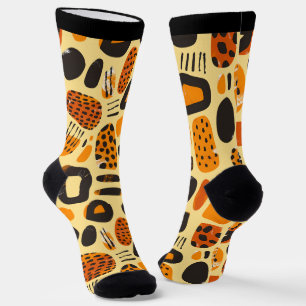Savanna Pop: Tribal Vibes in Sinaasappel en zwart Sokken