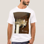 Savannah Cat Sneaky Shirt (Voorkant)