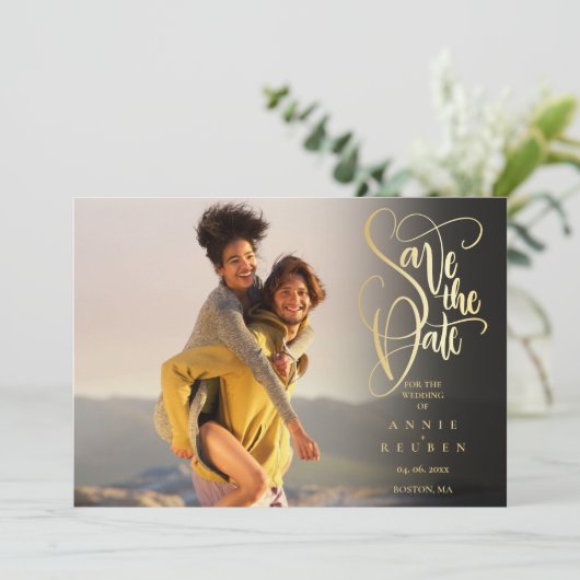 Save The Date 4 Photo Modern Elegant Gold Script (Debout devant)
