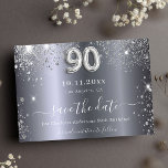 Save The Date 90e anniversaire parties scintillant argent glam e<br><div class="desc">Une élégante carte Save the Date pour une fête de 90e anniversaire. Un arrière - plan métallique faux argent moderne, décoré avec de la poussière de parties scintillant. Personnalisez et ajoutez une date et un nom/âge. Le texte : Save the Date est écrit avec un grand script de style à...</div>