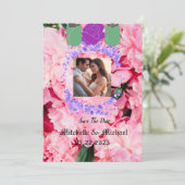 Save the Date A Wedding Invitation to Cherish  (Debout devant)