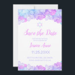 Save The Date Aquarelle bat mitzvah rose florale Enregistrer la<br><div class="desc">Les tons rose, lavande et bleu aqua hortensia fleurs et l'étoile de David décorent cet élégant Bat mitzvah d'aquarelle Enregistrer la carte Date. Cette conception comporte une bordure florale en haut et en bas. Vos détails de célébration peuvent être personnalisés dans une typographie de script moderne en rose et lavande....</div>