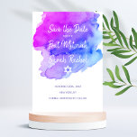 Save The Date Aquarelle moderne violet bleu étoile BAT MITZVAH<br><div class="desc">Beau Bat mitzvah juif religieux SAUVER LES cartes CARD. Aquarelle claire pastel violet, violet, bleu, turquoise avec étoile de David en blanc. Lettres de script modernes. 'Est appelé à la TORAH comme un Bar Mitzvah'. Parfait pour fille de 12 ans, fille. Facile à modifier - il suffit d'ajouter vos informations...</div>