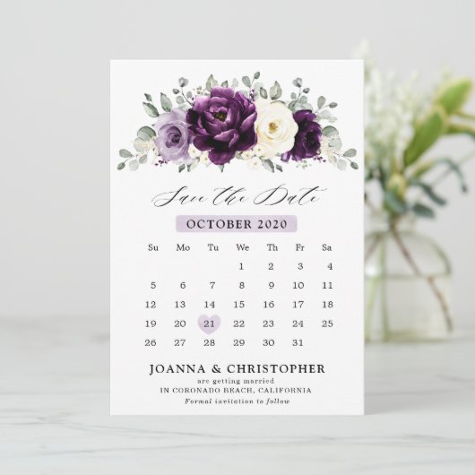 Save The Date Aubergine Plum violet Ivory Blanc Floral Calendrie (Debout devant)
