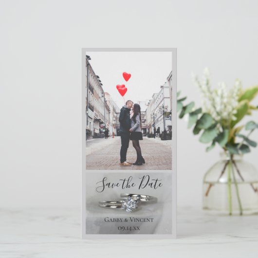 Save The Date Bagues mariages sur gris Enregistrer la date (Debout devant)