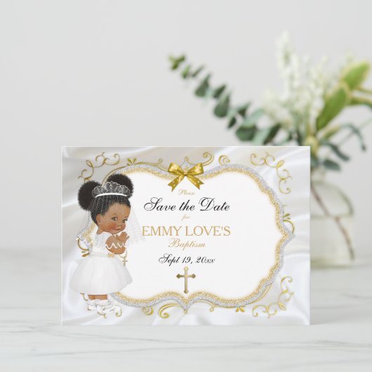 Save The Date Baptême de fille Bébé Enregistrer Date Croix d'or (Debout devant)