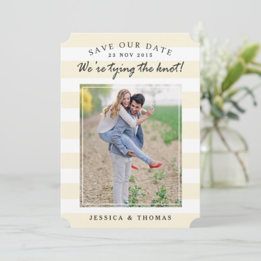 Save The Date Bbeige et blanc moderne | Photo Enregistrer La Dat (Debout devant)