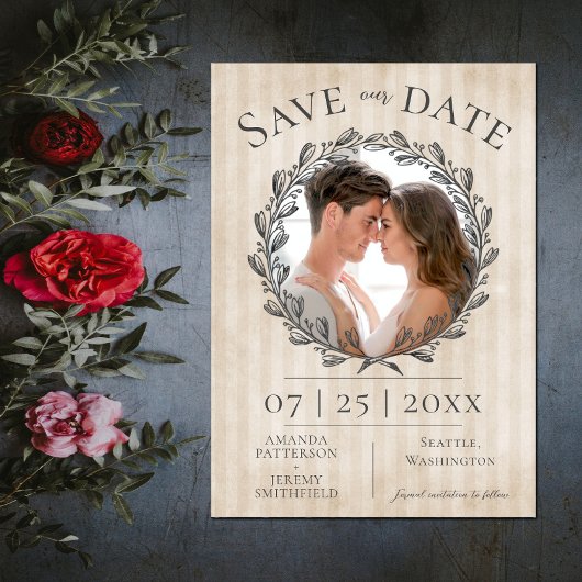 Save The Date Berry Wreath et Stripes Photo | Beige