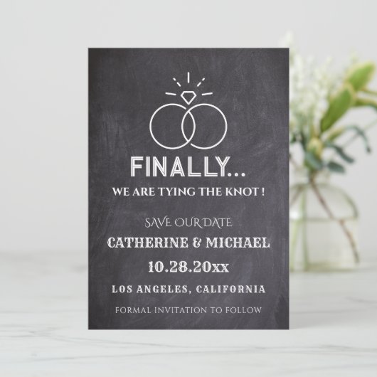 Save The Date Black Chalk Board Diamond Rings tendance (Debout devant)