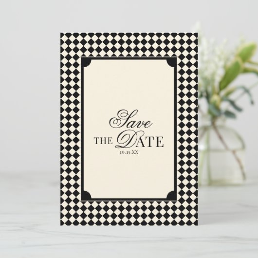 Save The Date Black & Ivory Checkered Old Money QR Code Wedding (Debout devant)