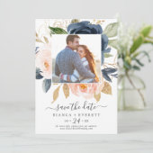 Save The Date Blush and Navy Flowers White Photo Enregistrer la  (Debout devant)