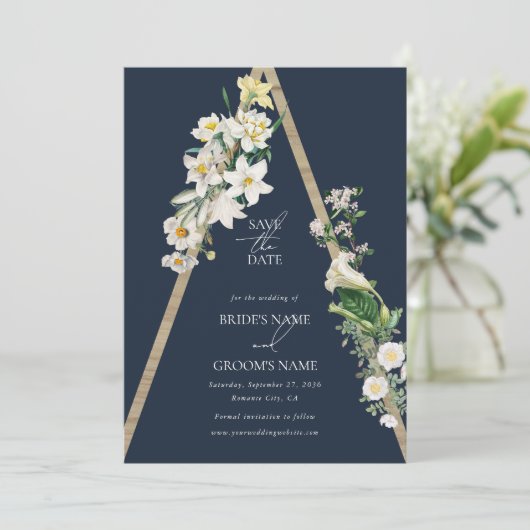 Save The Date Bohème Bohème Pyramide Flore Blanche Mariage Bleu (Debout devant)